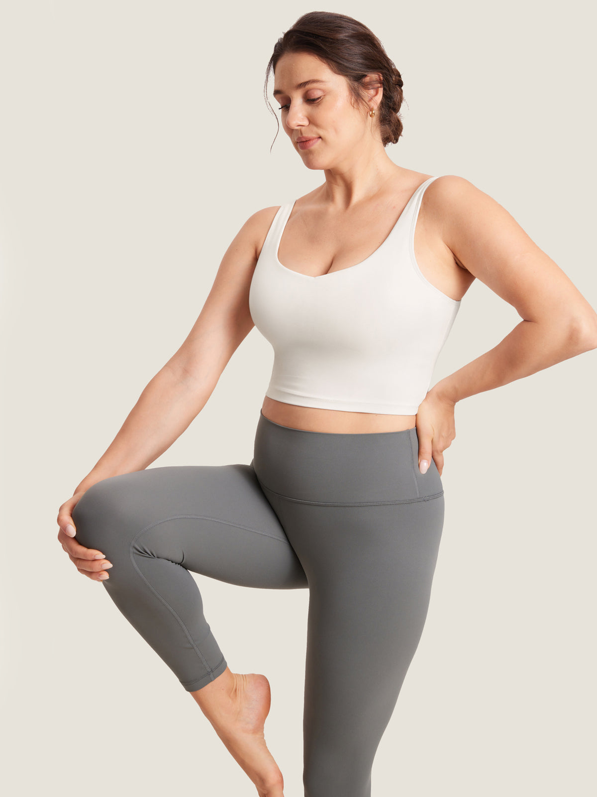 MOMANDA Women's Natrelax? Nursing Crop Tank Top - V Neck Iceland White @model_info:MOM5