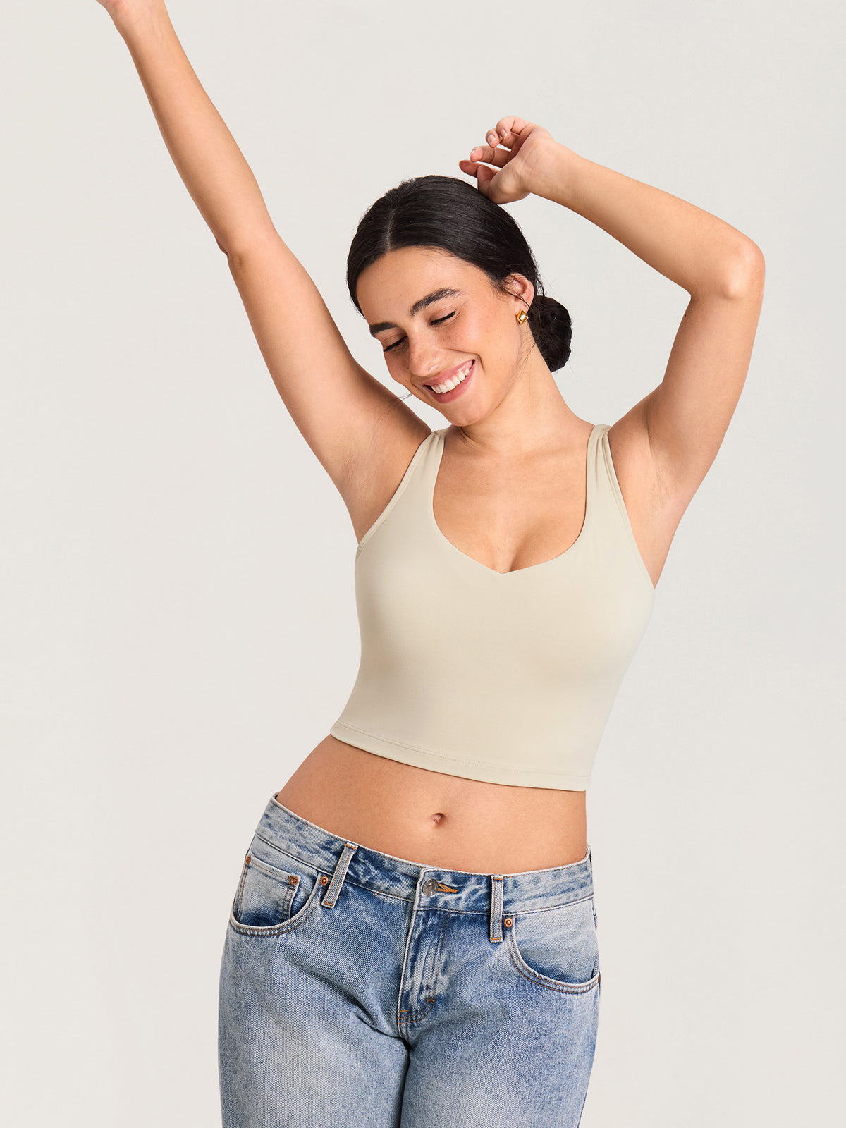 MOMANDA Women's Natrelax? Nursing Crop Tank Top - V Neck Mojave Tan @model_info:MOMRB1