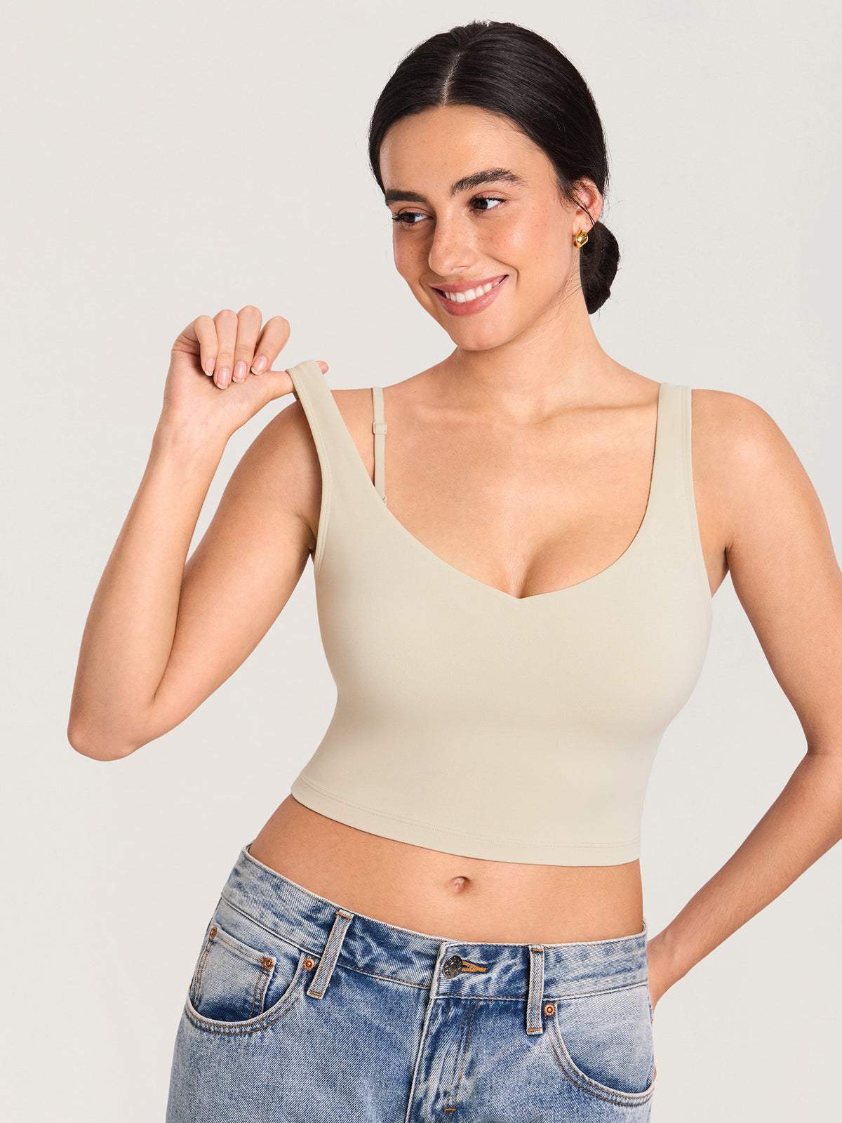 MOMANDA Women's Natrelax? Nursing Crop Tank Top - V Neck Mojave Tan @model_info:MOMRB3