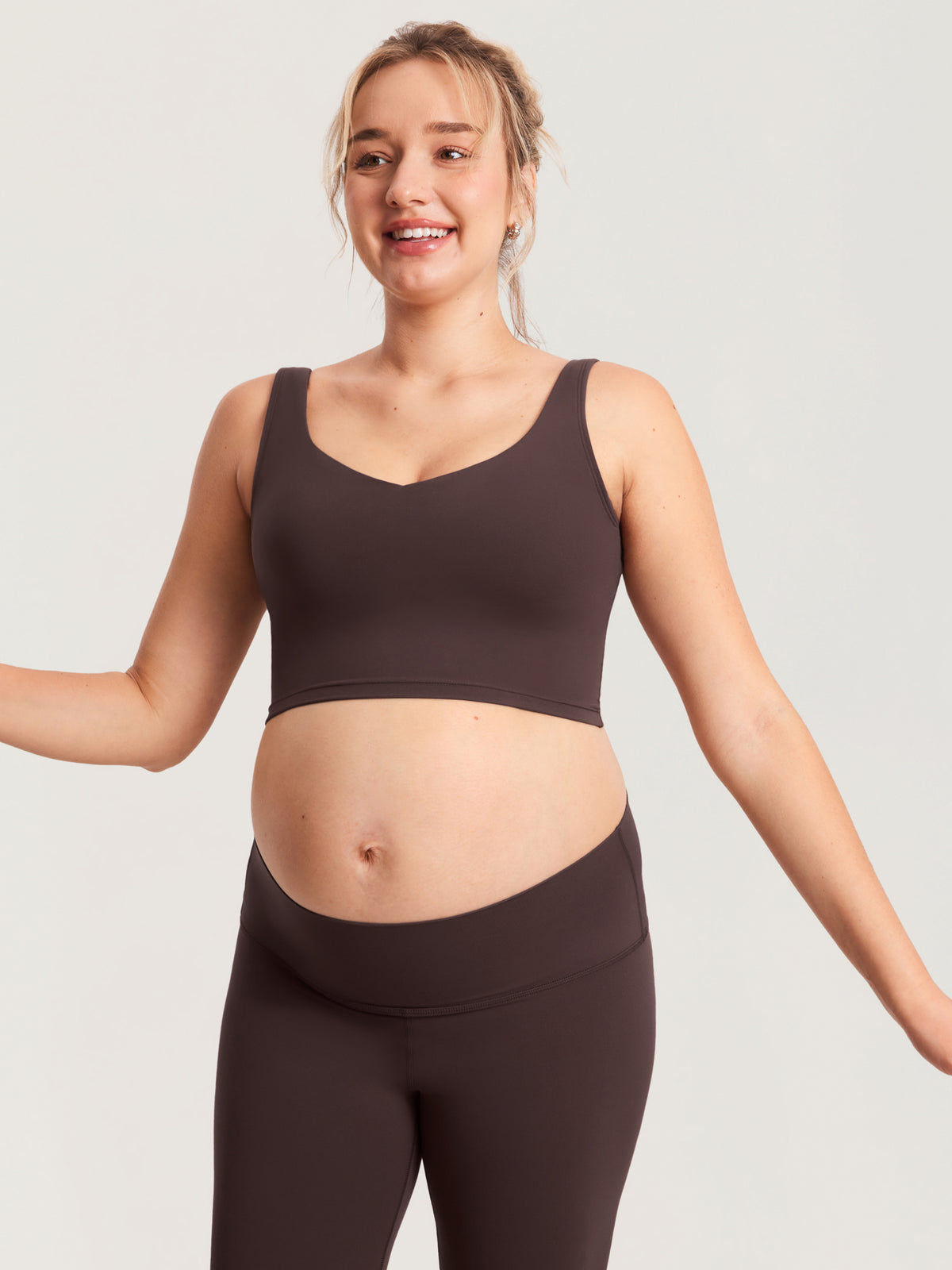 MOMANDA Women's Natrelax? Nursing Crop Tank Top - V Neck Hot Fudge Brown @model_info:MOM4