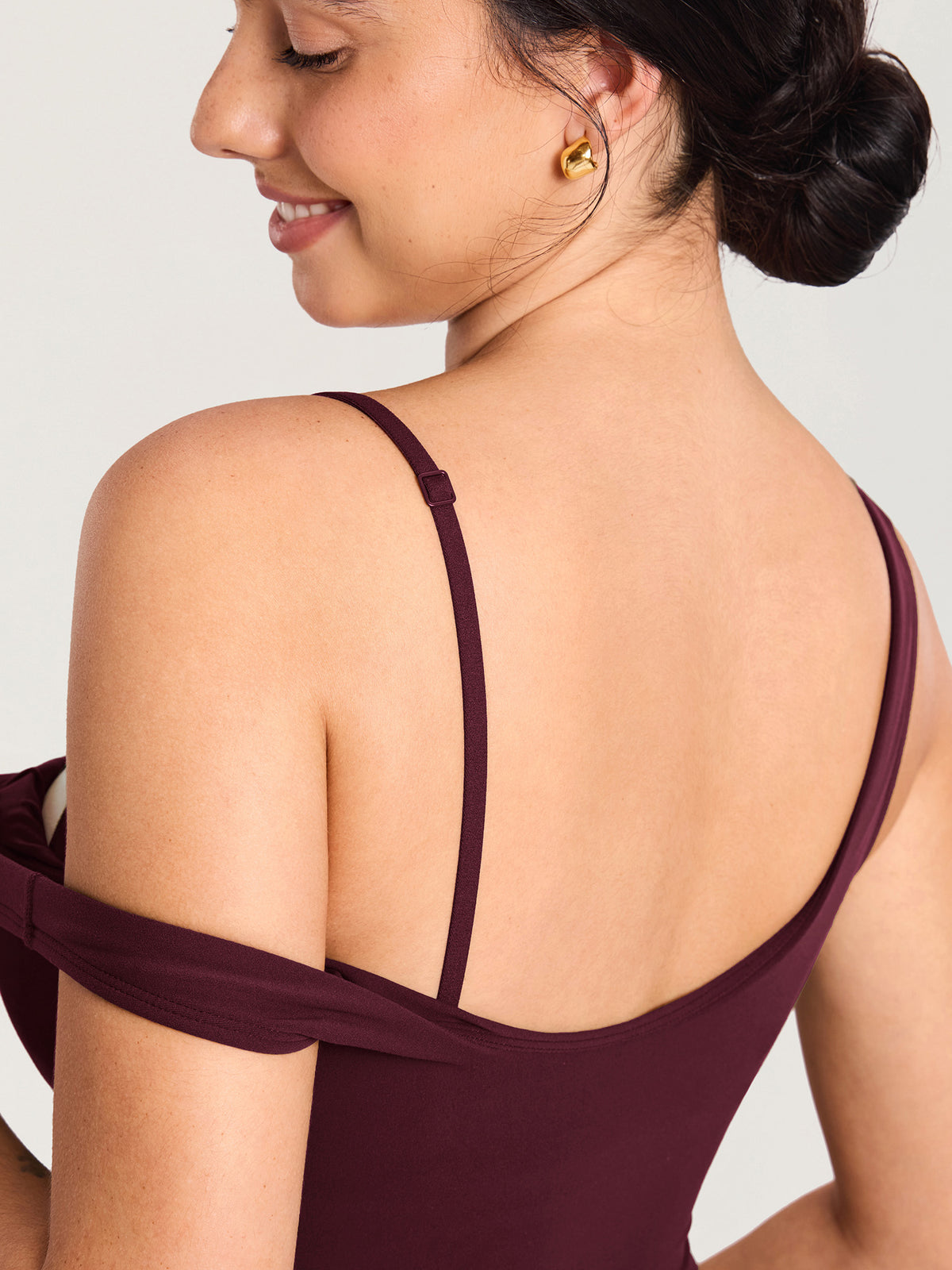 MOMANDA Women's Natrelax? Nursing Crop Tank Top - V Neck Ripe Plum @model_info:MOM4