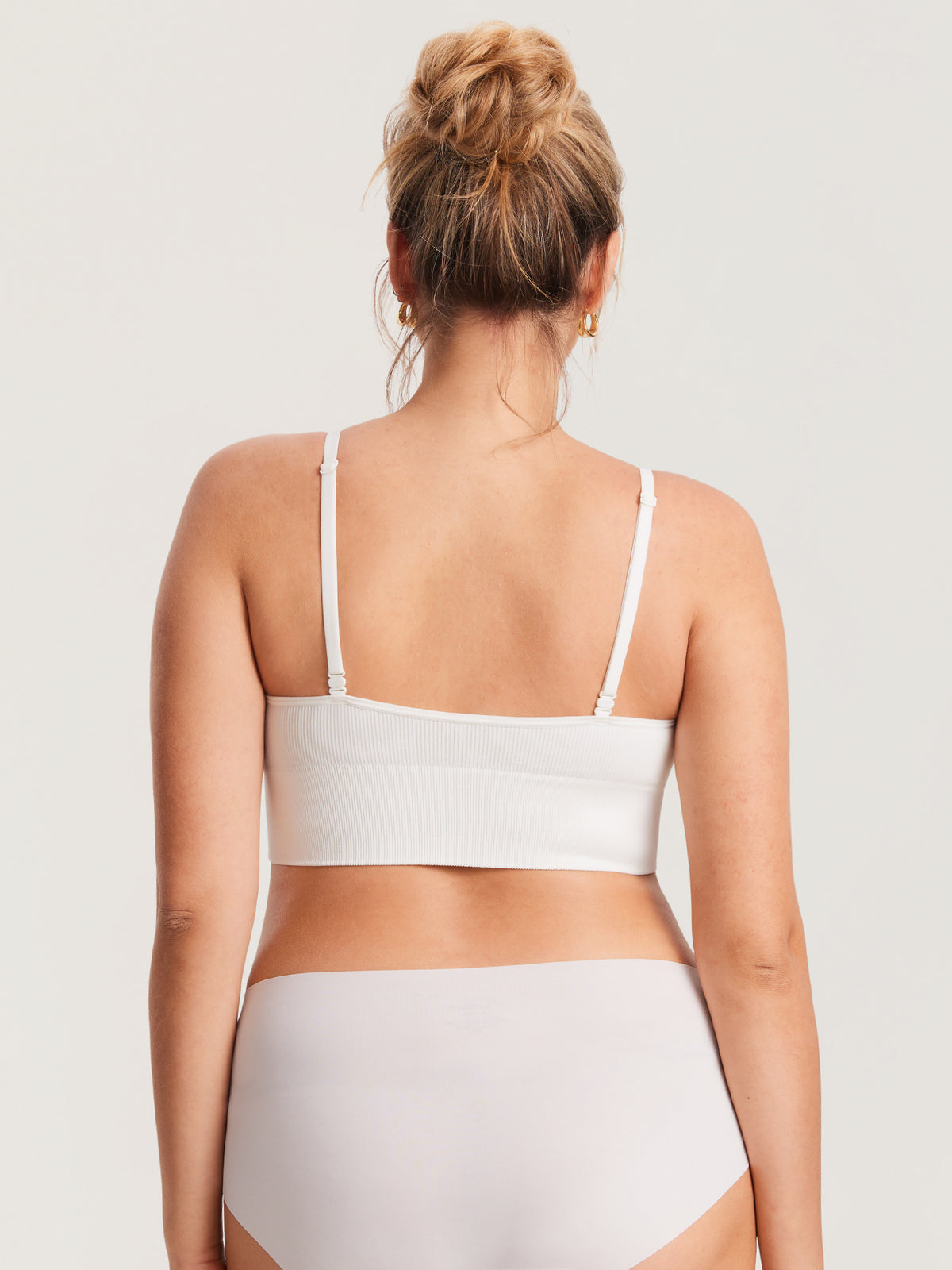 MOMANDA Women's Ribbed V Neck Nursing Bralette Iceland White @model_info:MOM5