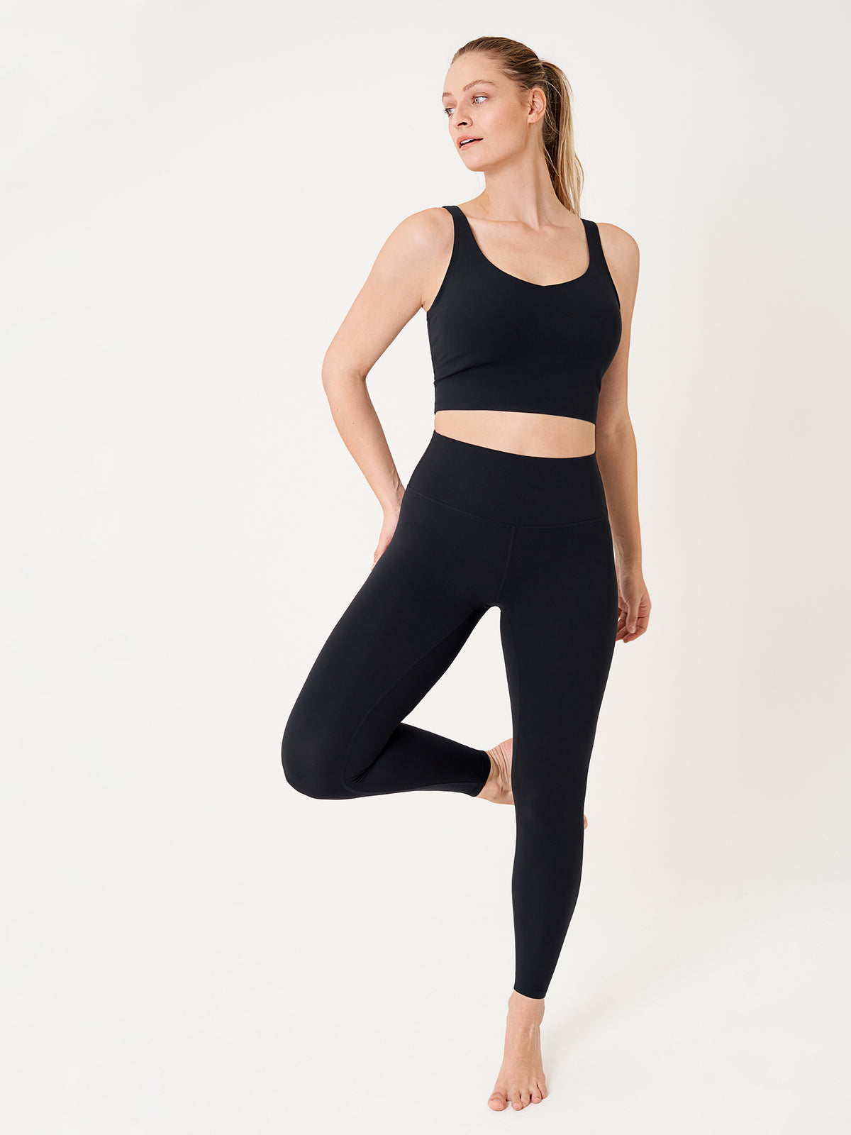MOMANDA Women's Natrelax? Nursing Crop Tank Top - V Neck Black @model_info:Tank