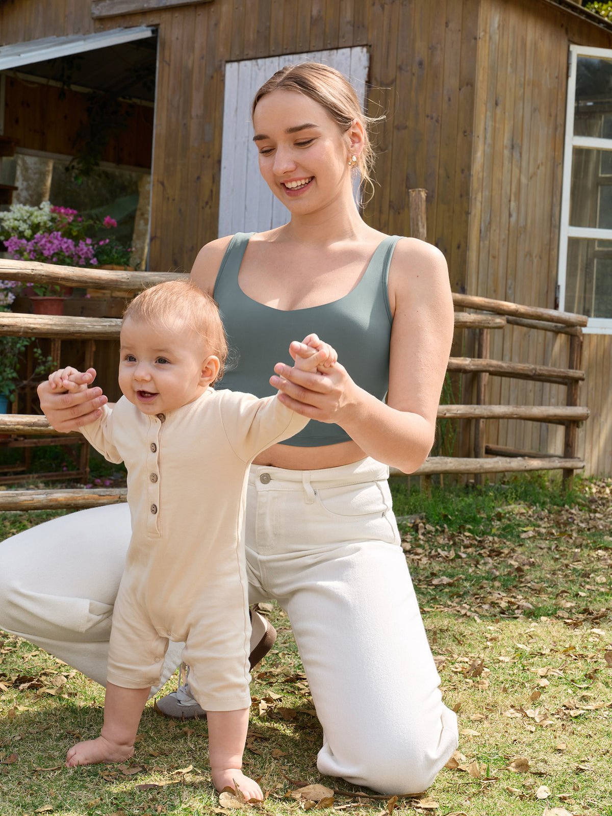 MOMANDA Women's Natrelax? Nursing Crop Tank Top - V Neck Grey Sage @model_info:BER1