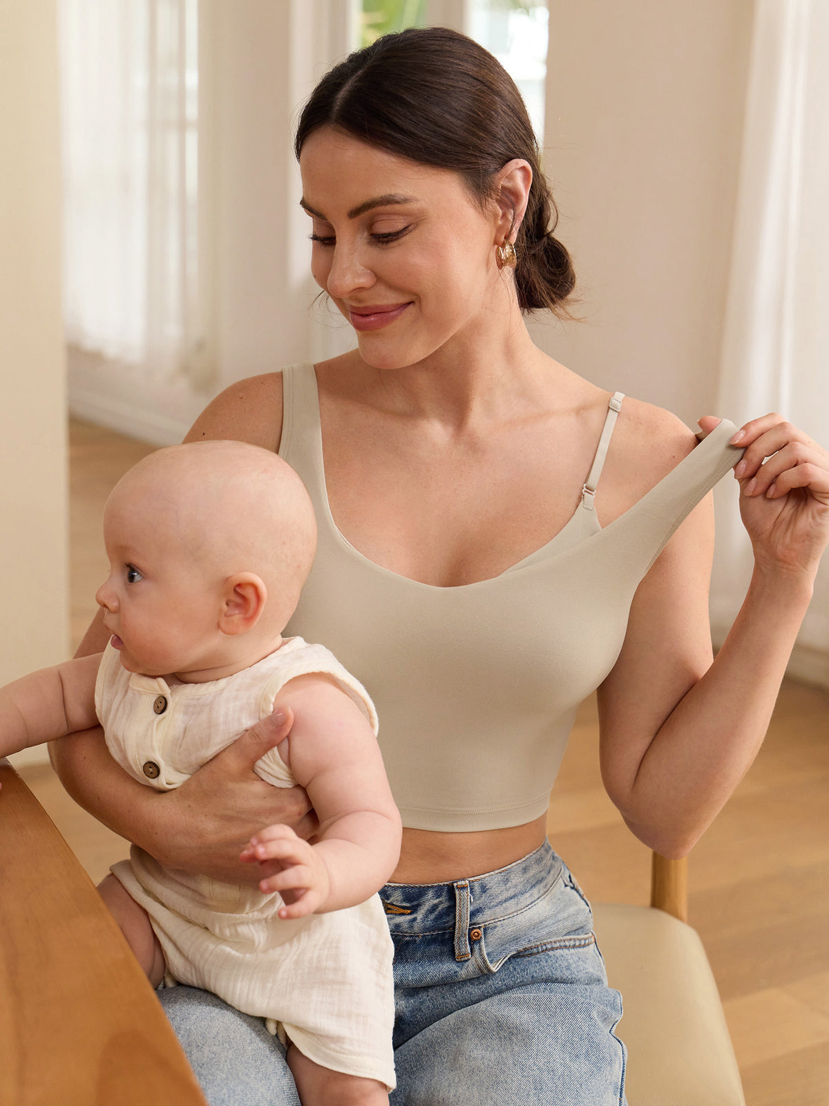 MOMANDA Women's Natrelax? Nursing Crop Tank Top - V Neck Mojave Tan @model_info:MOMBJ1