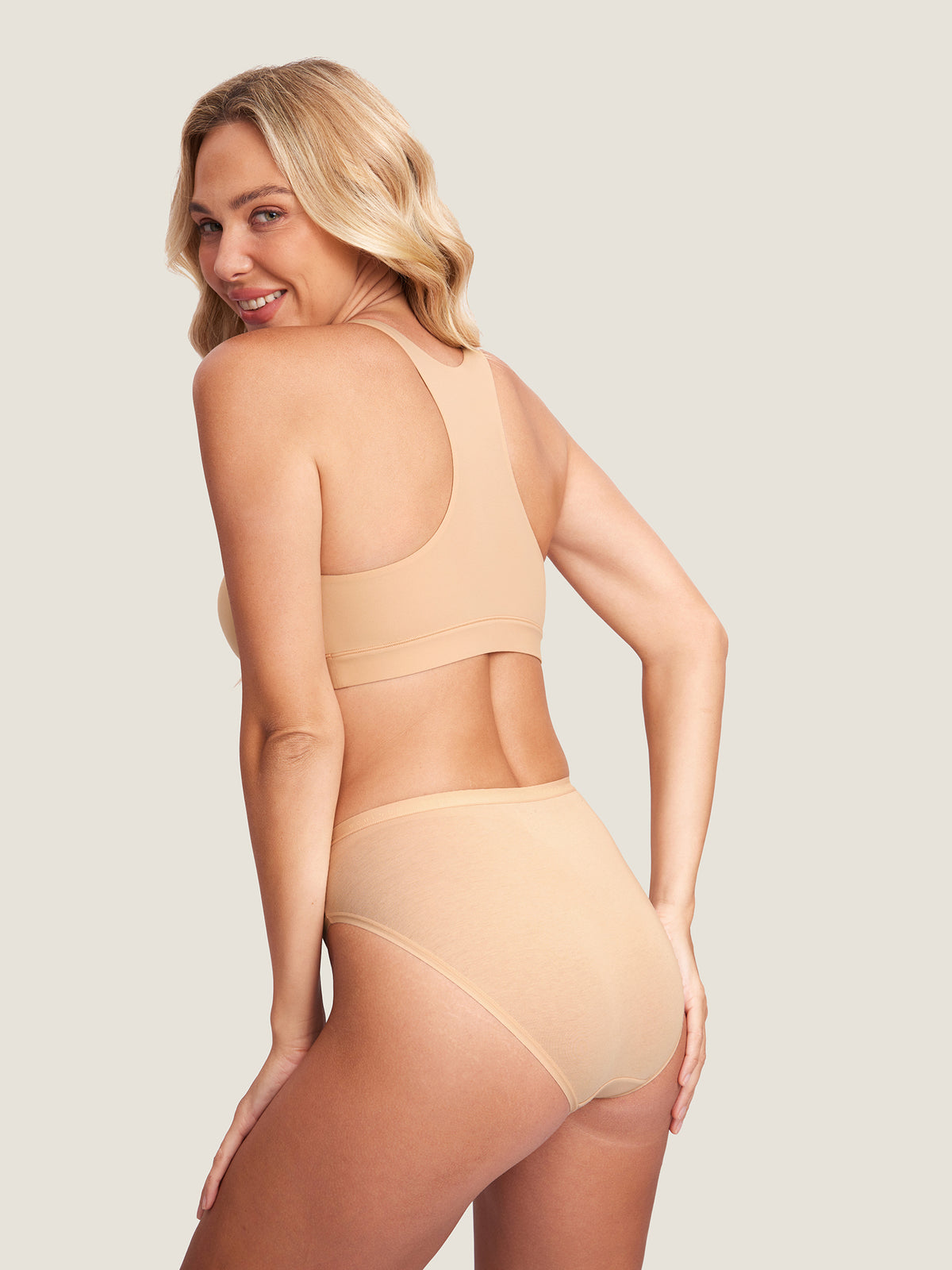 MOMANDA Women's Inbarely? Crossover Racerback Nursing Bra Warm Beige @model_info:YY2