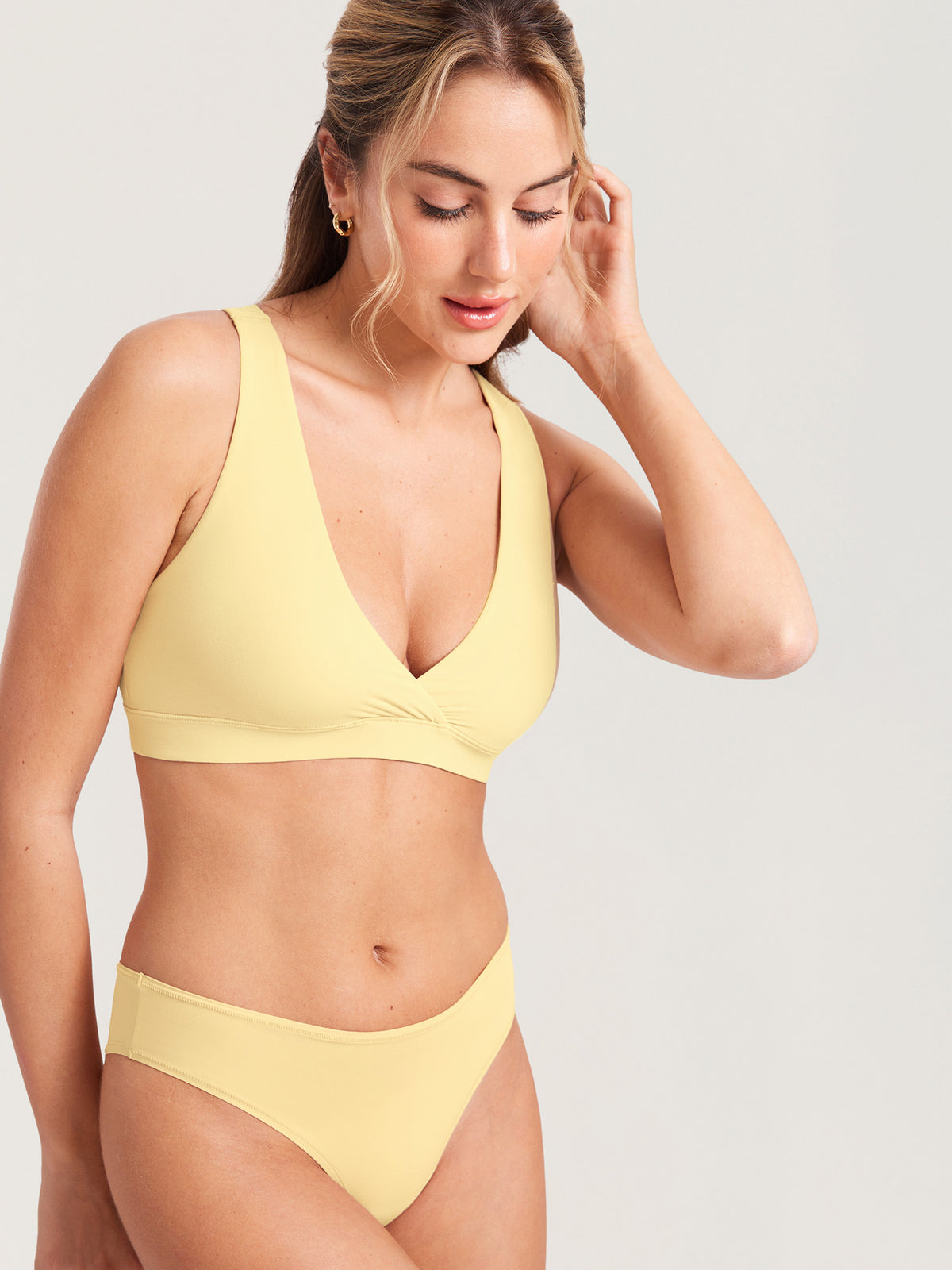 MOMANDA Women's Inbarely? Crossover Racerback Nursing Bra Pale Yellow @model_info:MOM1