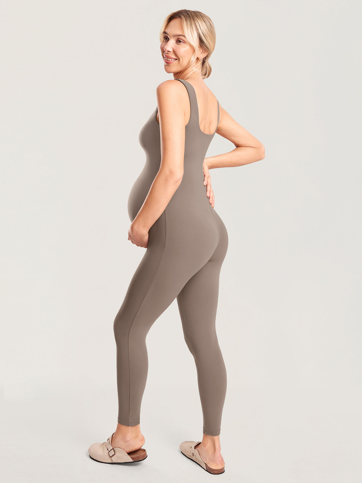 MOMANDA Women's Natrelax? Maternity Jumpsuit Khaki Taupe @model_info:MOM3