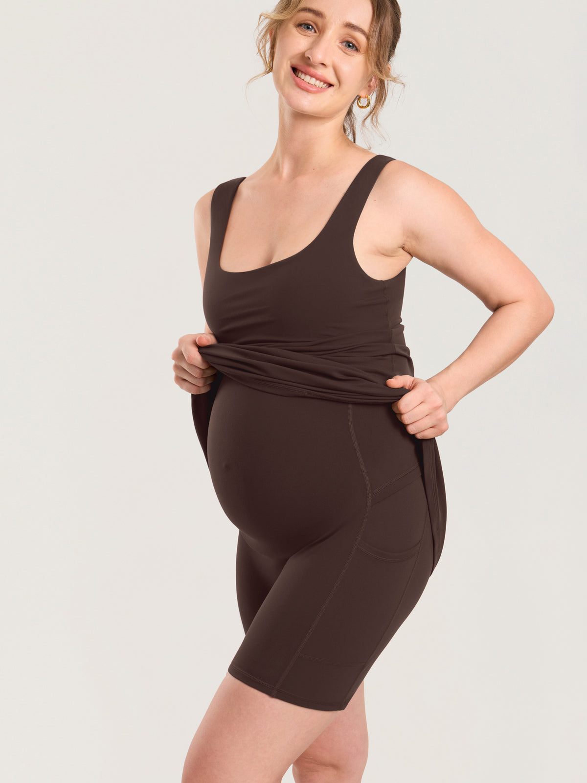 MOMANDA Women's Natrelax? Maternity Mini Dress - Easy Peezy Hot Fudge Brown @model_info:MOM2