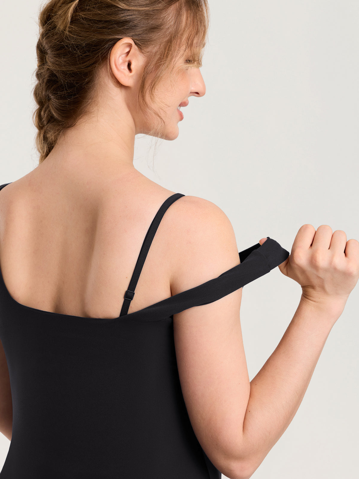 MOMANDA Naterlax? V Neck Nursing Tank Top Black @model_info:MOM7